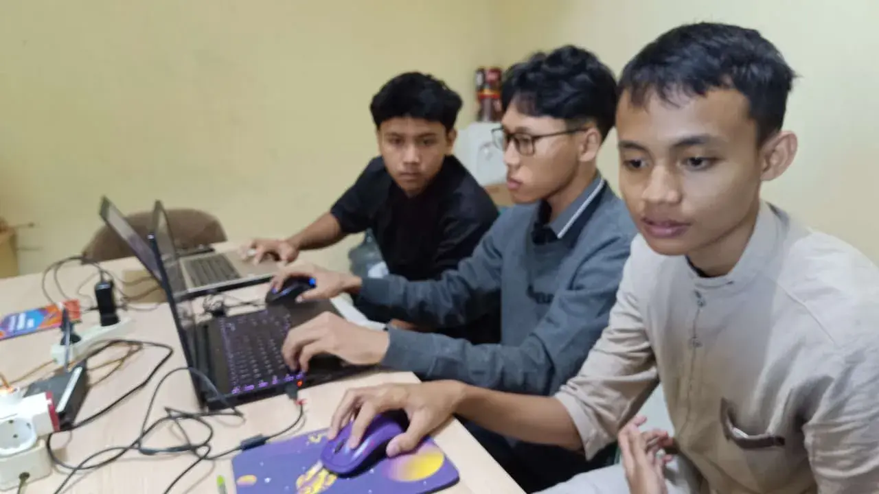 Kegiatan Produktif Tim M-ONE: Pembahasan Proyek Berbasis Teknologi untuk Meningkatkan Kolaborasi, Inovasi, dan Kualitas Pengembangan Sistem Digital - Image 1